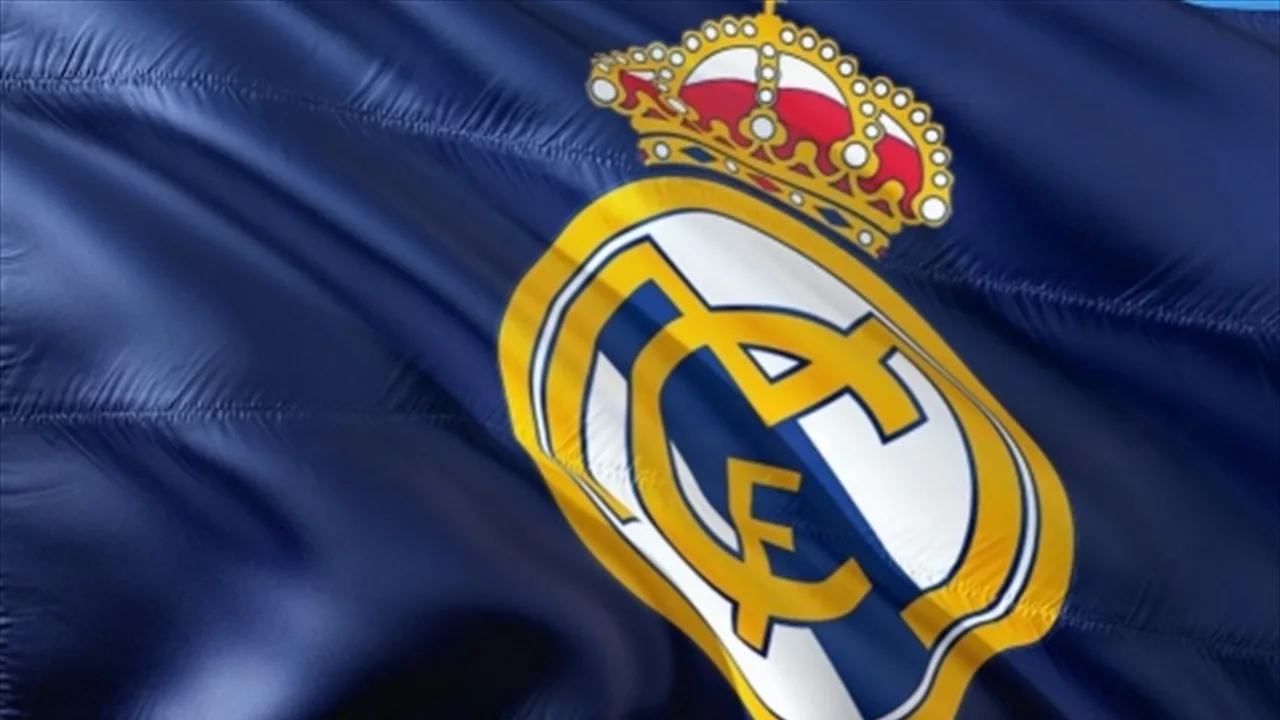 ريال مدريد يعلن رسمياً عن رحيل نجمه الشاب مع خيار إعادة الشراء ريال مدريد يعلن رسمياً عن رحيل نجمه الشاب مع خيار إعادة الشراء