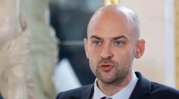 وزير خارجية فرنسا يكشف لأول مرة عن إجراء عربي للتنديد بحركة “حماس” والمطالبة رسميًا بتجريدها من السلاح.. تفاصيل مفاجئة من اجتماع نيويورك