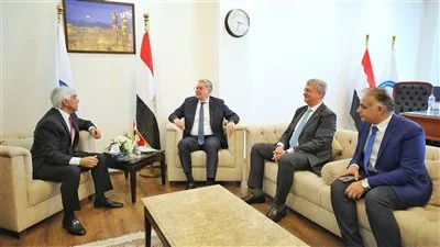 النفط: دعم وتطوير الصناعات الوطنية يُعتبر أولوية رئيسية للحكومة النفط: دعم وتطوير الصناعات الوطنية يُعتبر أولوية رئيسية للحكومة