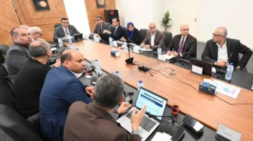 وزير الإسكان يجتمع مع مسؤولي شركة “سيتي إيدج” لمناقشة استراتيجياتها التسويقية