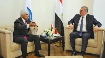 وزير البترول يناقش مع “IPIC” تعزيز توطين صناعة الأنابيب وتعزيز الاستثمارات المشتركة.