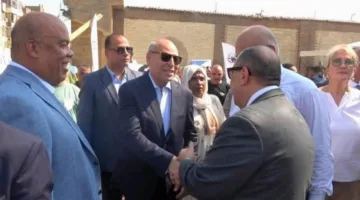 رئيس غرفة تجارة القاهرة يشارك في تدشين سوق اليوم الواحد في منطقة الجمالية