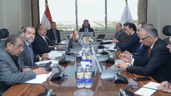 وزير التموين يلتقي بقيادات مخابز القاهرة الكبرى لبحث توسعة أنشطة الإنتاج والمعارض
