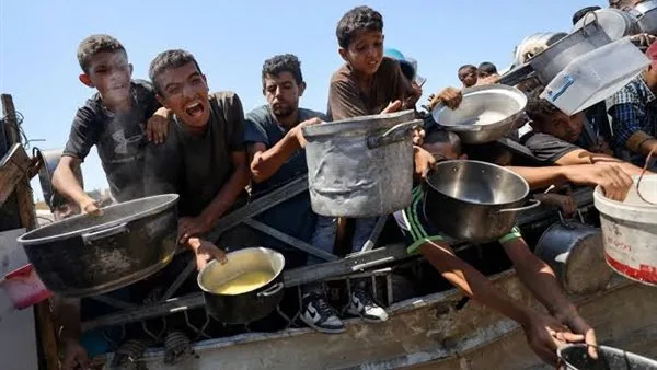المستشار الألماني يطالب نتنياهو بتقديم الدعم لـ “المحتاجين” في غزة المستشار الألماني يطالب نتنياهو بتقديم الدعم لـ “المحتاجين” في غزة