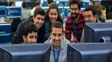فرص مبتكرة للشباب: برنامج مجاني لتعليم البرمجة وتحليل البيانات وريادة الأعمال