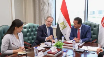 وزير الصحة يناقش مع سفير بريطانيا في القاهرة تعزيز التعاون والاستثمار في مجال الصحة