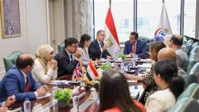 وزير الصحة يناقش مع سفير المملكة المتحدة في مصر وسائل تعزيز التعاون والاستثمار في مجال الصحة