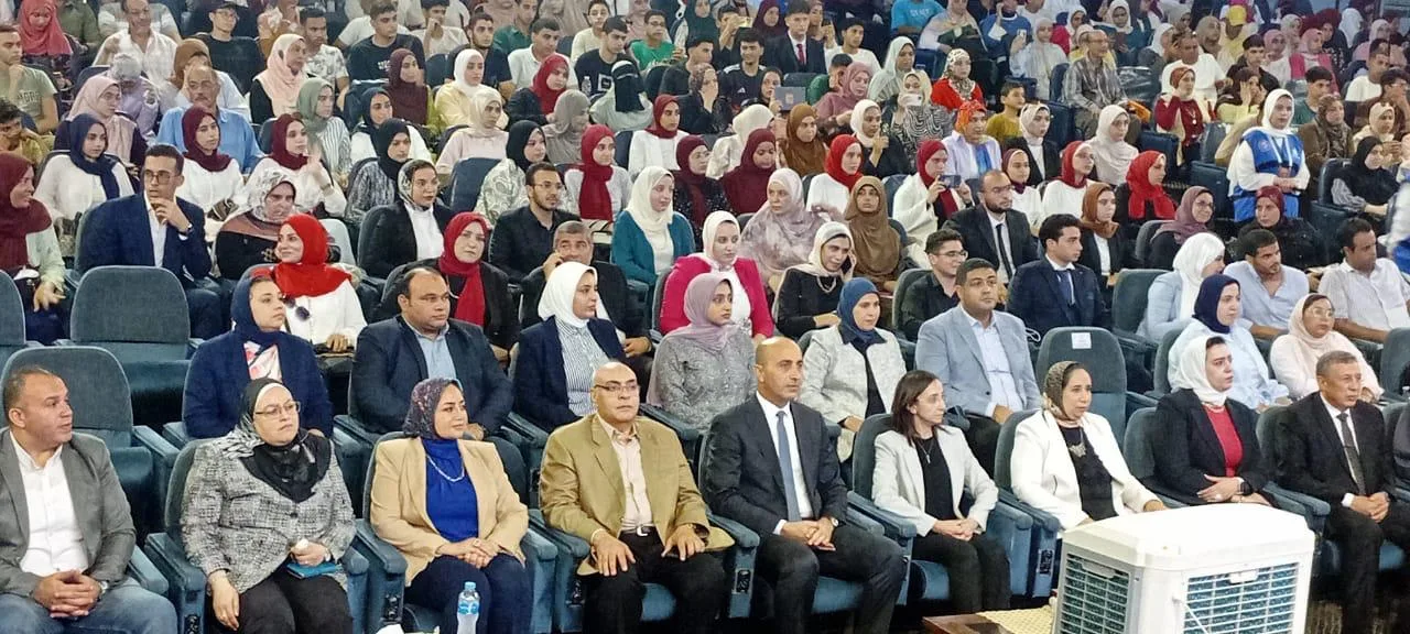 رئيس جامعة دمنهور يشارك في فعاليات مؤتمر “اختر كليتك” بمشاركة محافظ البحيرة رئيس جامعة دمنهور يشارك في فعاليات مؤتمر “اختر كليتك” بمشاركة محافظ البحيرة