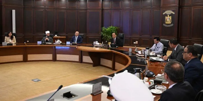 رئيس الوزراء يراقب الخطوات المتبعة لمواجهة حوادث الطريق الدائري الإقليمي