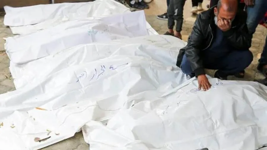 استشهاد أربعة فلسطينيين جراء قصف الاحتلال لمدينتي غزة وخان يونس استشهاد أربعة فلسطينيين جراء قصف الاحتلال لمدينتي غزة وخان يونس