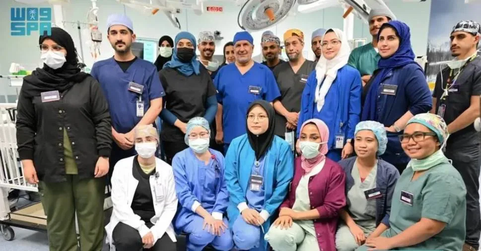 نجاح فصل التوأم السوري “سيلين وإيلين” بعد جراحة معقدة استمرت 8 ساعات نجاح فصل التوأم السوري “سيلين وإيلين” بعد جراحة معقدة استمرت 8 ساعات