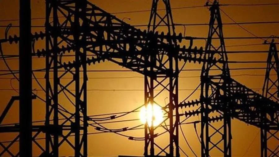 الكهرباء تواصل جهودها لاستعادة التيار في الجيزة بعد انقطاع لمدة 24 ساعة