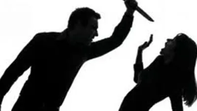 زوج يتسبب في مقتل زوجته أمام أطفالها بضربها على رأسها وطعنها في الغربية