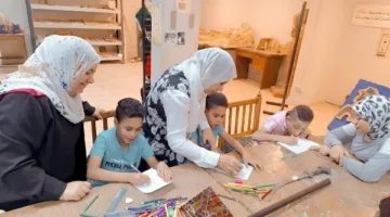 متحف الأقصر للفنون يستضيف مجموعة من الأشخاص ذوي الاحتياجات الخاصة.