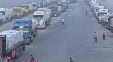 بث مباشر: انطلاق القافلة الثانية من المساعدات الإنسانية نحو قطاع غزة