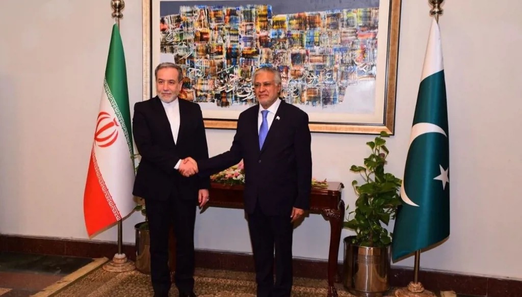 حركة ديبلوماسية باكستانية باتجاه طهران وواشنطن (وكالات).