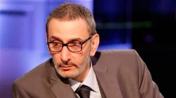 اليوم.. فيروز تودع ابنها الموسيقار زياد الرحباني إلى مثواه الأخير.