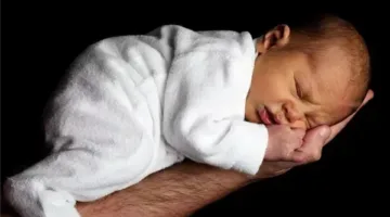 ماذا سيحدث إذا وُلِد طفل في الفضاء؟ خبير يوضح المخاطر المحتملة