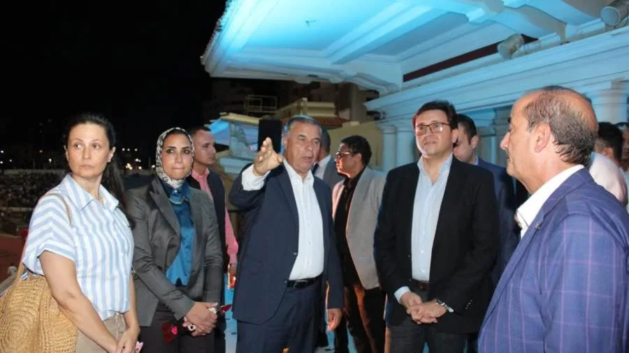 وزير الثقافة ومحافظ الإسكندرية يطلقان أنشطة المهرجان الصيفي للأوبرا في إستاد الإسكندرية