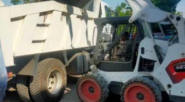 حملات شاملة لتنظيف وتنظيم المناطق المحيطة باللجان الانتخابية في الأقصر