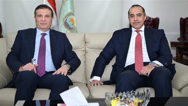 وزيرا الزراعة والشؤون النيابية يدرسان التعديلات النهائية لقانون التعاونيات الزراعية لتعزيز دعم المزارعين وزيرا الزراعة والشؤون النيابية يدرسان التعديلات النهائية لقانون التعاونيات الزراعية لتعزيز دعم المزارعين