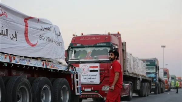 في اليوم الثاني، بدء قافلة “زاد العزة” بجلب 1500 طن من المساعدات الغذائية والإغاثية إلى غزة. في اليوم الثاني، بدء قافلة “زاد العزة” بجلب 1500 طن من المساعدات الغذائية والإغاثية إلى غزة.