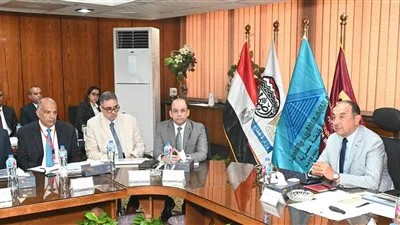 وزير قطاع الأعمال يراقب تقدم مشاريع التطوير العقاري والمقاولات وإدارة الأصول وزير قطاع الأعمال يراقب تقدم مشاريع التطوير العقاري والمقاولات وإدارة الأصول