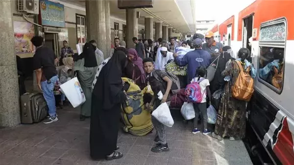 مدير تطوير الأعمال في السفارة السودانية: العودة الطوعية تشكل الركيزة الأساسية لاستقرار السودان (حصري) مدير تطوير الأعمال في السفارة السودانية: العودة الطوعية تشكل الركيزة الأساسية لاستقرار السودان (حصري)