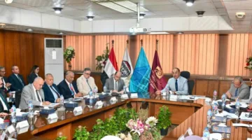 وزير قطاع الأعمال يراقب تقدم مشروعات التطوير العقاري، والمقاولات، وإدارة الأصول