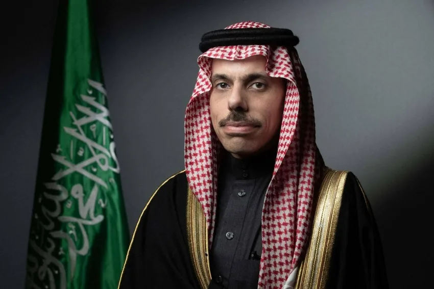 وزير الخارجية يصل إلى نيويورك للمشاركة في رئاسة الاجتماع الوزاري لمؤتمر حل الدولتين.