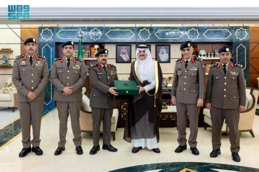 أمير المنطقة الشرقية يستقبل قائد شرطة المنطقة ورئيس الهيئة العليا للأمن الصناعي أمير المنطقة الشرقية يستقبل قائد شرطة المنطقة ورئيس الهيئة العليا للأمن الصناعي