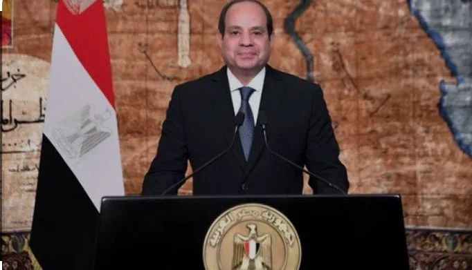 السيسي: نؤكد على أهمية تعاوننا مع قطر وأمريكا لوقف الحرب وتقديم المساعدات إلى غزة. السيسي: نؤكد على أهمية تعاوننا مع قطر وأمريكا لوقف الحرب وتقديم المساعدات إلى غزة.