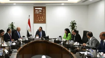 رئيس الوزراء يناقش مع وزير التربية والتعليم مجموعة من القضايا المهمة