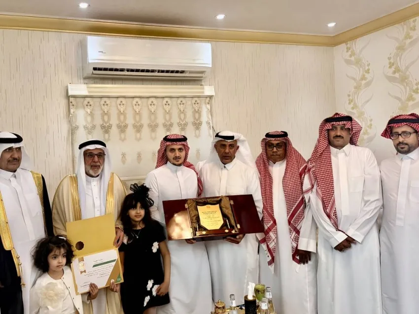 جامعة الطائف تحتفي بأكاديمي وتكرّمه بعد رحيله