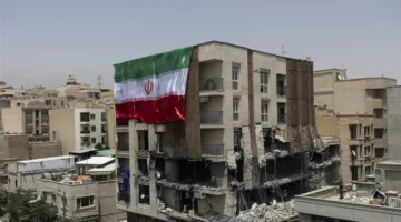 إيران تعلن إحباط خطط لاغتيال مسؤولين وتنصيب بهلوي بعد سقوط النظام بالتعاون مع إرهابيين.
