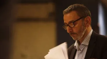 ابن زياد الرحباني “عاصي” في آخر وداع له.. بدا متأثراً وحزيناً لفقدانه.