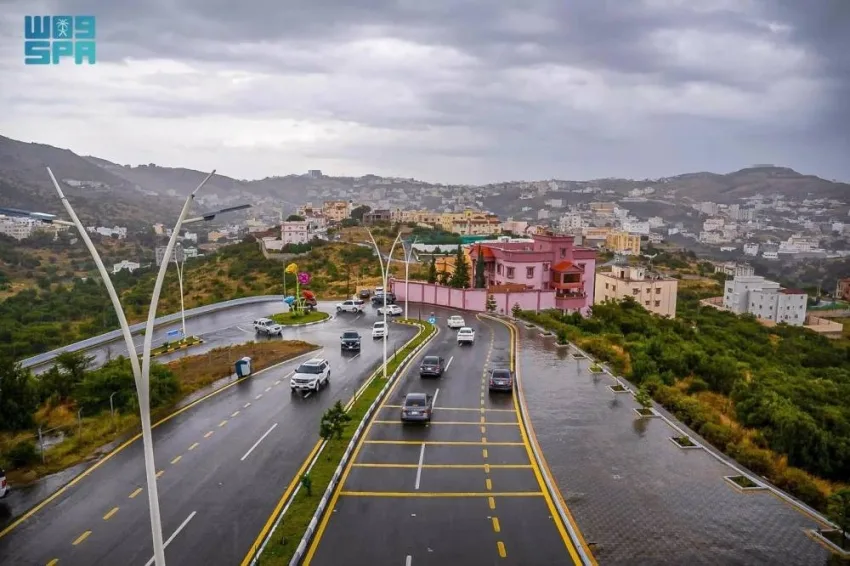 الأرصاد الجوية: توقعات بأمطار متوسطة وغبار في منطقة الباحة الأرصاد الجوية: توقعات بأمطار متوسطة وغبار في منطقة الباحة
