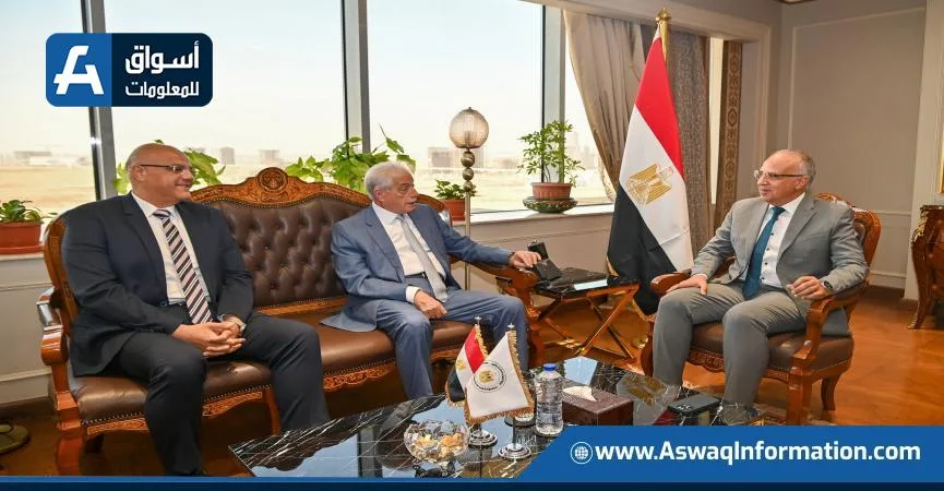 وزير الموارد المائية يرحب بمستشار رئيس الجمهورية للتنمية المحلية ومحافظ القليوبية وزير الموارد المائية يرحب بمستشار رئيس الجمهورية للتنمية المحلية ومحافظ القليوبية