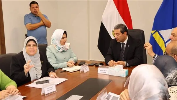 محافظ دمياط يترأس اجتماعًا لبحث آخر التطورات في نظام التأمين الصحي الشامل محافظ دمياط يترأس اجتماعًا لبحث آخر التطورات في نظام التأمين الصحي الشامل
