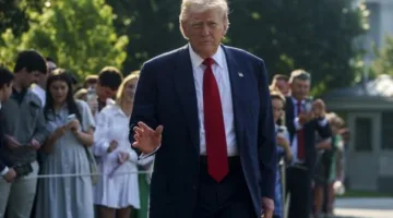 ترامب: أمريكا جاهزة لتوجيه ضربة جديدة للمواقع النووية في إيران ويمهل بوتين 10 إلى 12 يوماً لإنهاء النزاع في أوكرانيا.