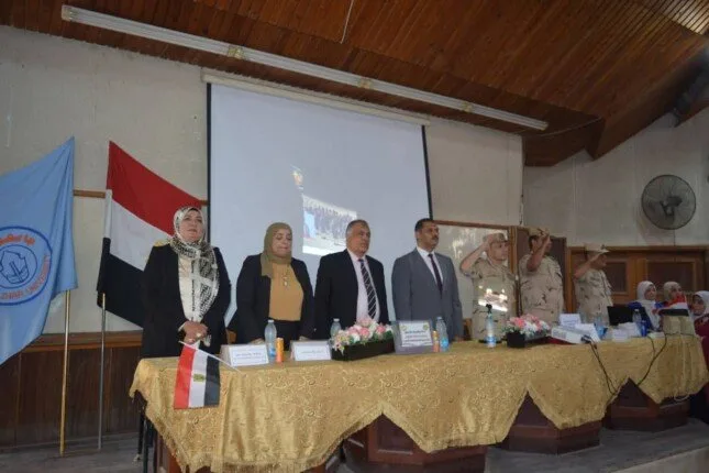 نائب رئيس جامعة الأزهر يشارك في اختتام دورة التربية الوطنية لطالبات قسم الاقتصاد المنزلي في طنطا