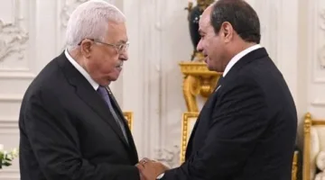 محمود عباس يُعبر عن تقديره لدعوة الرئيس السيسي لوقف القتال في غزة