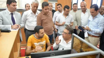 محافظ الدقهلية يتصل بالمواطنين عبر الهاتف لمتابعة شكاواهم بشأن انقطاع المياه