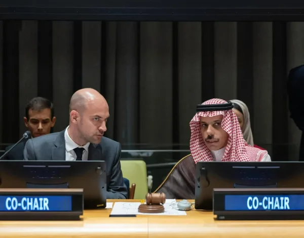 وزير الخارجية: لا يمكن Establishing روابط مع إسرائيل قبل تأسيس دولة فلسطينية مستقلة. وزير الخارجية: لا يمكن Establishing روابط مع إسرائيل قبل تأسيس دولة فلسطينية مستقلة.