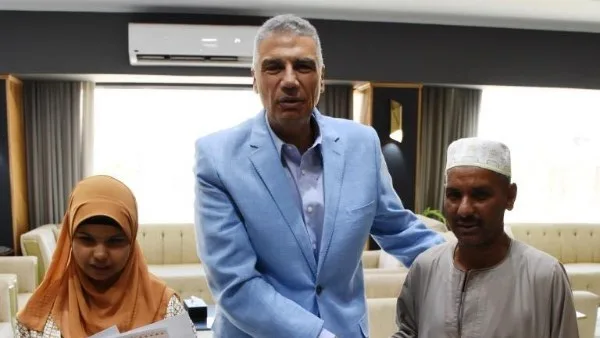 أسوان خلال يوم واحد: تكريم الطلاب المتفوقين في الثانوية الأزهرية ومتابعة خطة التأمين الشامل. أسوان خلال يوم واحد: تكريم الطلاب المتفوقين في الثانوية الأزهرية ومتابعة خطة التأمين الشامل.