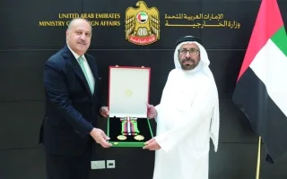 رئيس الدولة يكرم السفير الأردني بمنحه وسام الاستقلال من الدرجة الأولى