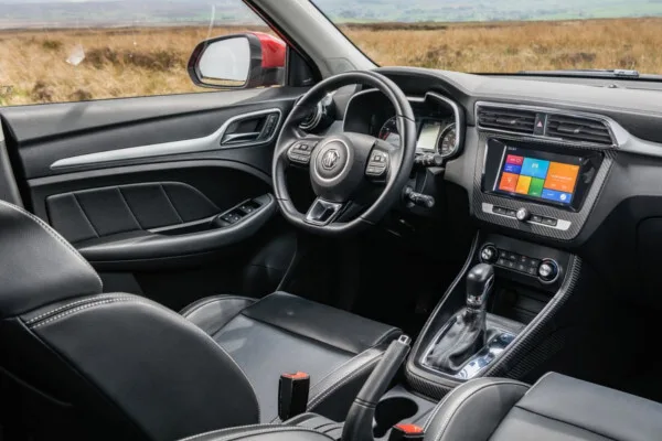 من الأفضل: إم جي ZS أم جيتور X70 بلس 2025؟