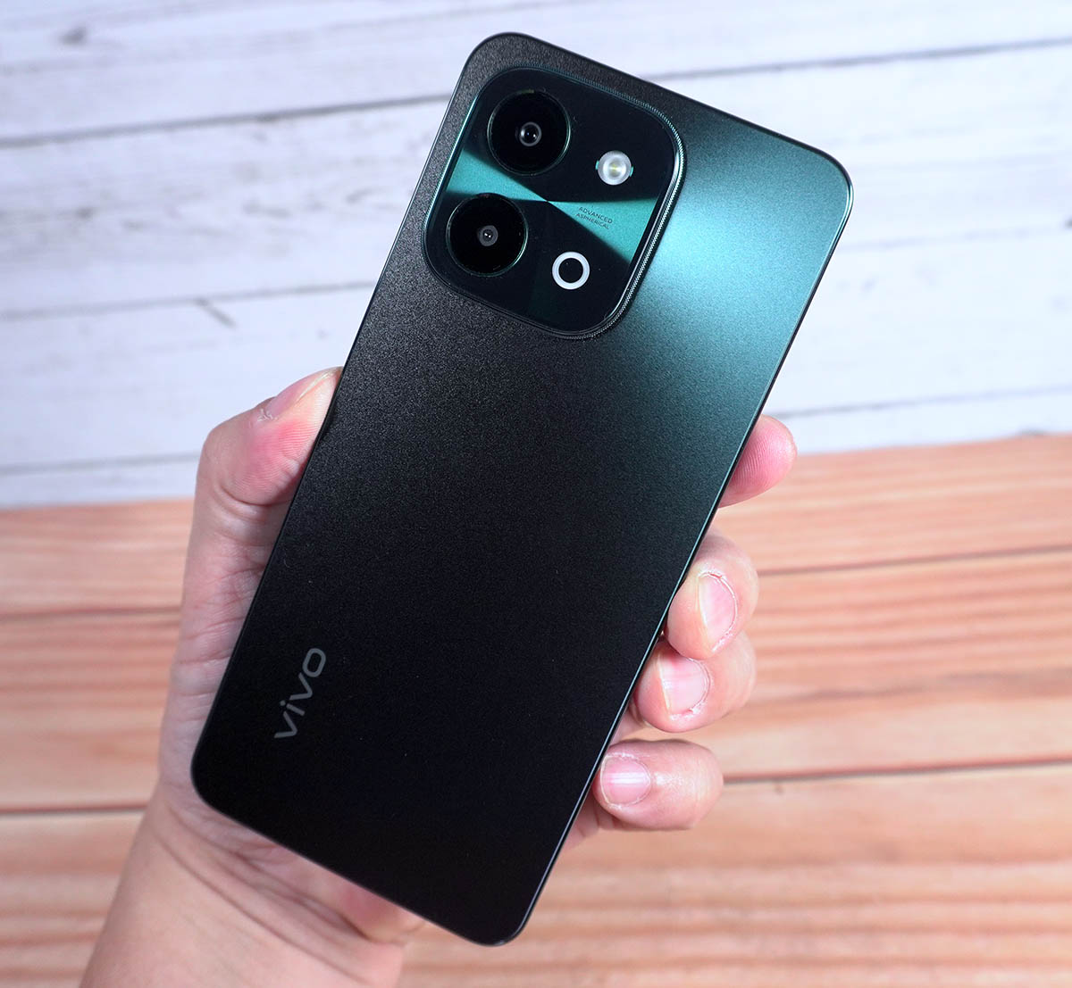 Review: vivo Y28 (8GB+128GB) - MegaBites