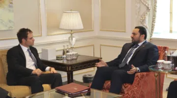 اجتماع وزير الدولة للشؤون الخارجية مع نظيره البريطاني المعني بالشرق الأوسط وشمال إفريقيا
