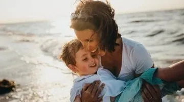 مع تزايد درجات الحرارة… كيف تضمن صحة طفلك؟
